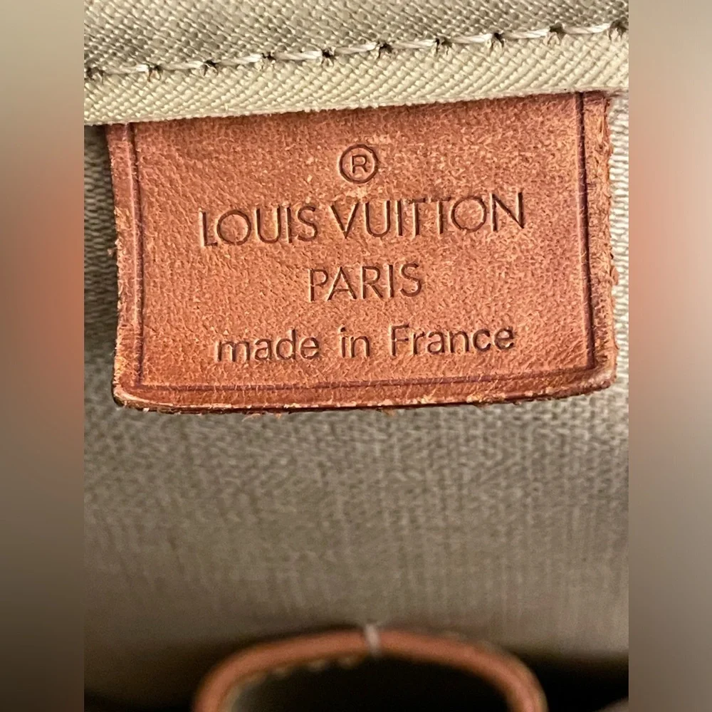 Authentic Louis Vuitton Deauville - Picture 10 of 16